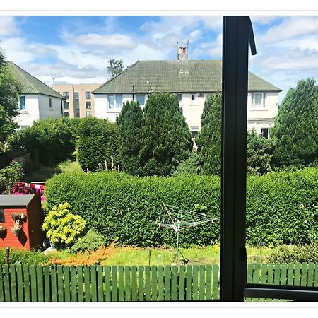 Bright & Spacious Double Room With Garden View- Close To Airport & City Centre Edimburgo Exterior foto