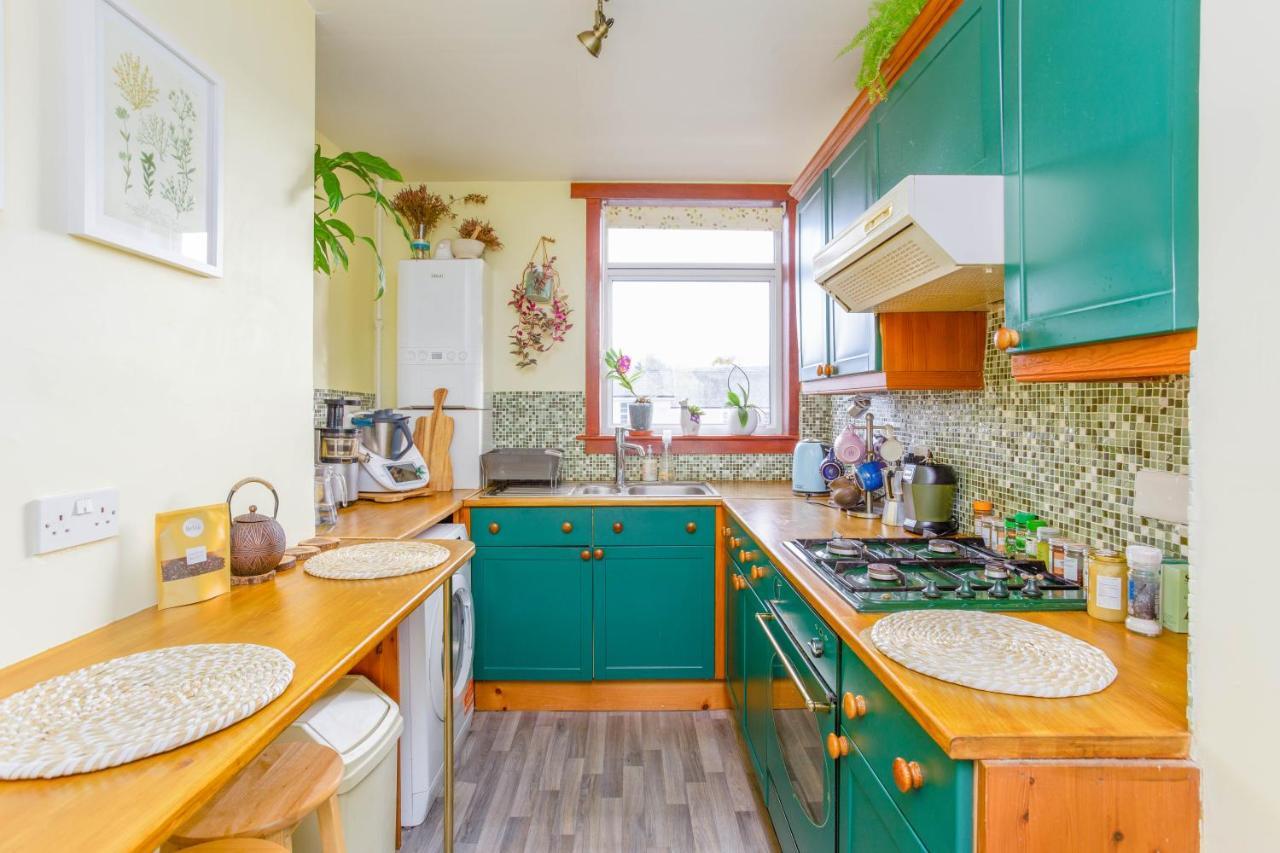 Bright & Spacious Double Room With Garden View- Close To Airport & City Centre Edimburgo Exterior foto
