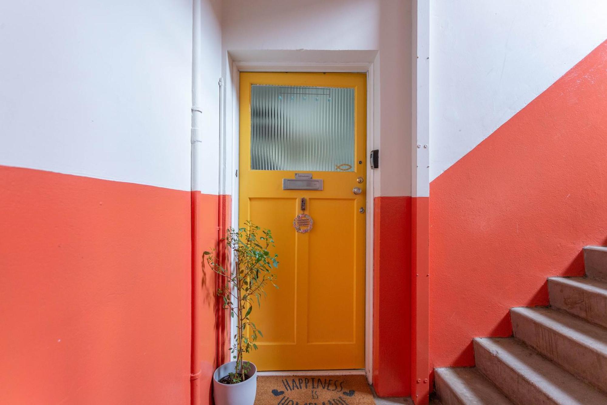Bright & Spacious Double Room With Garden View- Close To Airport & City Centre Edimburgo Exterior foto